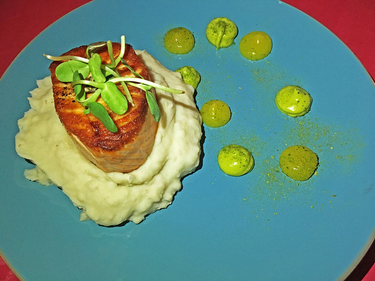 En Boga salmon 1 ret